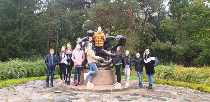 2020-10-16 Projektas „Kelias į save naktis mokykloje“ (1)