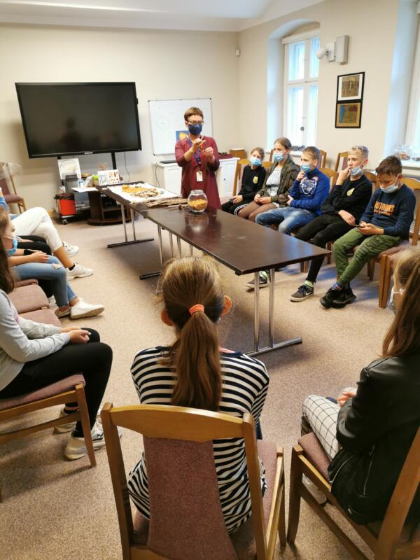 2020-10-16 Projektas „Kelias į save naktis mokykloje“ (11)