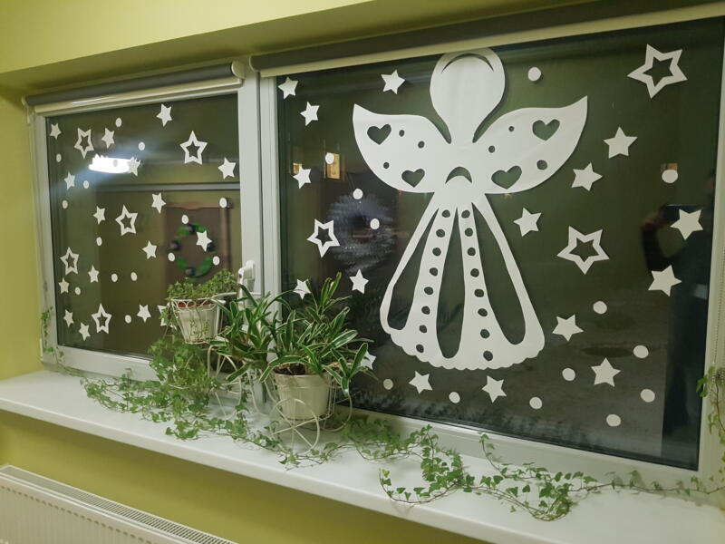 2021-01-04 „Ir kaip vaikystėje, kadais, papuoškim langus angelais“ (1)