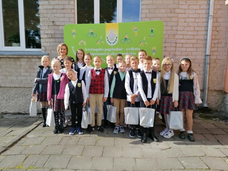 2021-09-01 Mokykloje nuvilnijo Rugsėjo 1-oji (3)