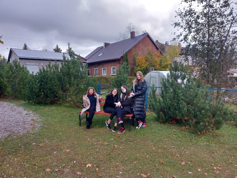 2021-10-12 Įgyvendintas projektas „Suoliukų kampelis“ (4)