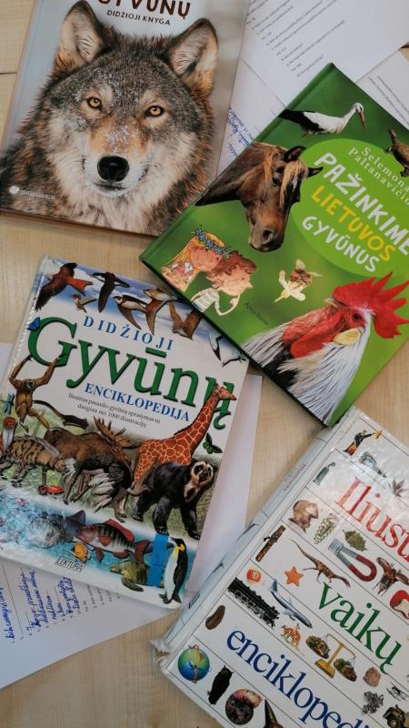 2021-10-21 Trečiokai atsidūrė enciklopedijų pinklėse (10)
