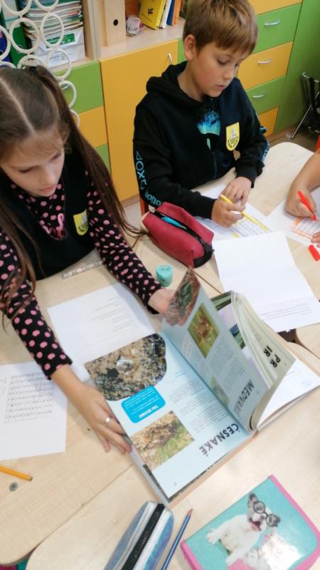 2021-10-21 Trečiokai atsidūrė enciklopedijų pinklėse (3)