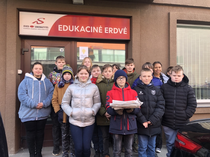 2022-04-07 Šeštokai mokėsi popieriaus gamybos paslapčių (1)