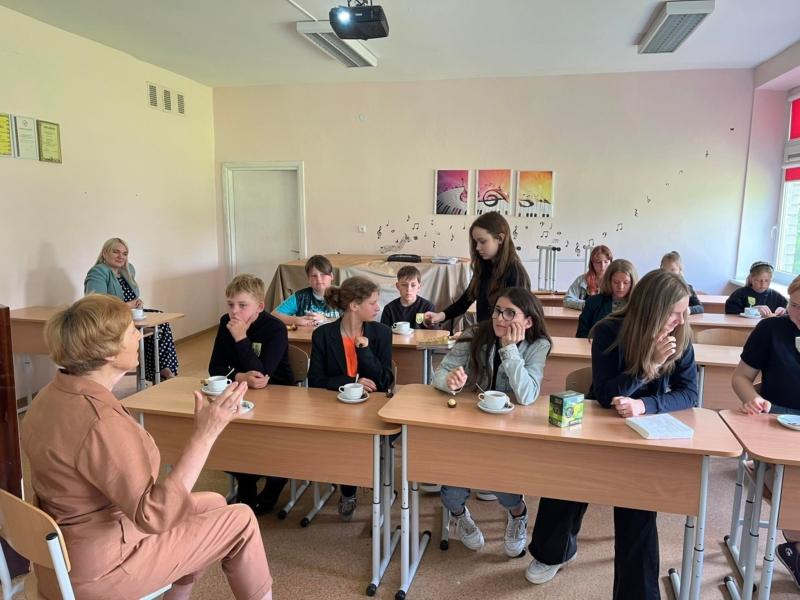 2022-06-14-Startavo-projektas-„Profesija-renkuosi-ir-savanoryste-dalinuosi-1