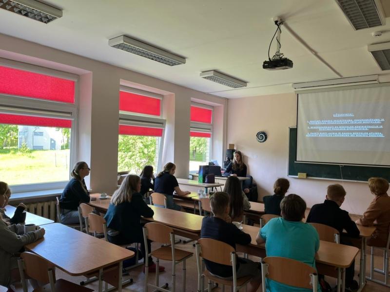 2022-06-14-Startavo-projektas-„Profesija-renkuosi-ir-savanoryste-dalinuosi-3