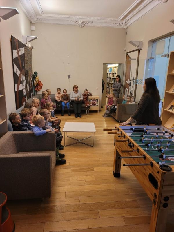 2022-11-25-Pirmieji-zingsniai-bibliotekoje-6