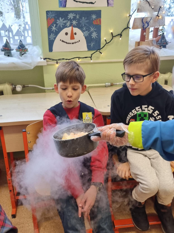 2022-12-20-Mokslinis-sou-„Atradejas-–-Kaledos-9