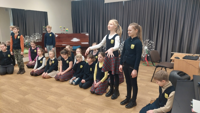 2023-03-10-Kovo-11-oji-mokykloje-3