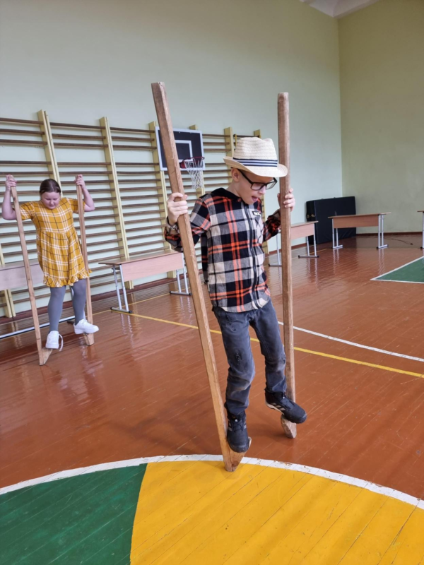 2023-04-18-„Nuo-kraicio-skryniu-delmonu-rasto-iki-gausios-pavasario-muges-1