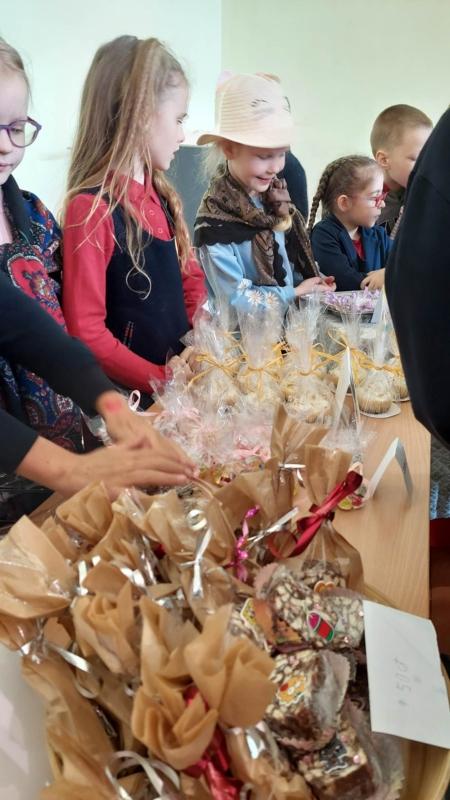 2023-04-18-„Nuo-kraicio-skryniu-delmonu-rasto-iki-gausios-pavasario-muges-11