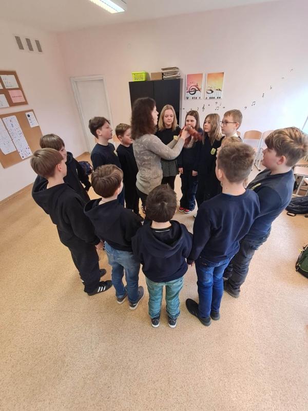 2023-04-18-„Nuo-kraicio-skryniu-delmonu-rasto-iki-gausios-pavasario-muges-3