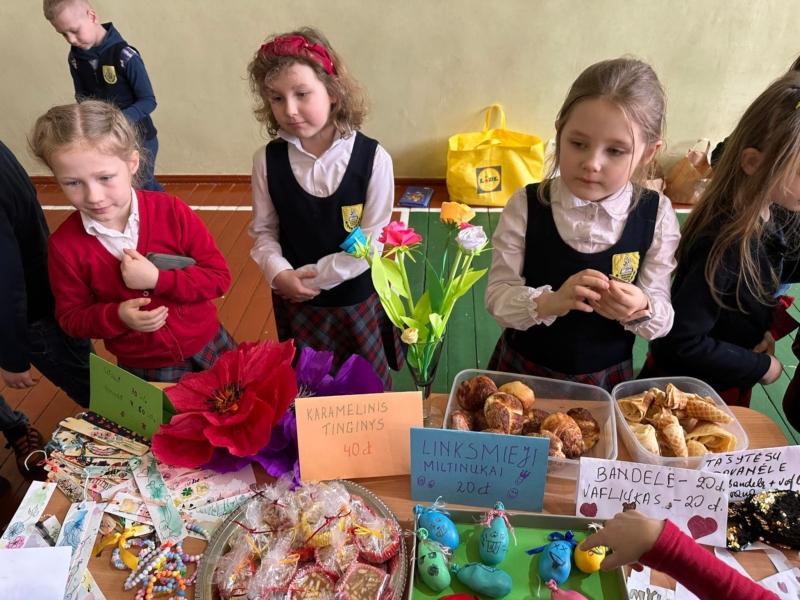 2023-04-18-„Nuo-kraicio-skryniu-delmonu-rasto-iki-gausios-pavasario-muges-9