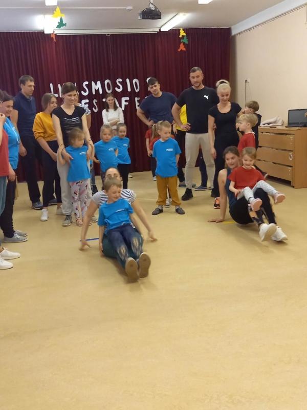 2023-04-27-Sportuojame-su-teveliais-7