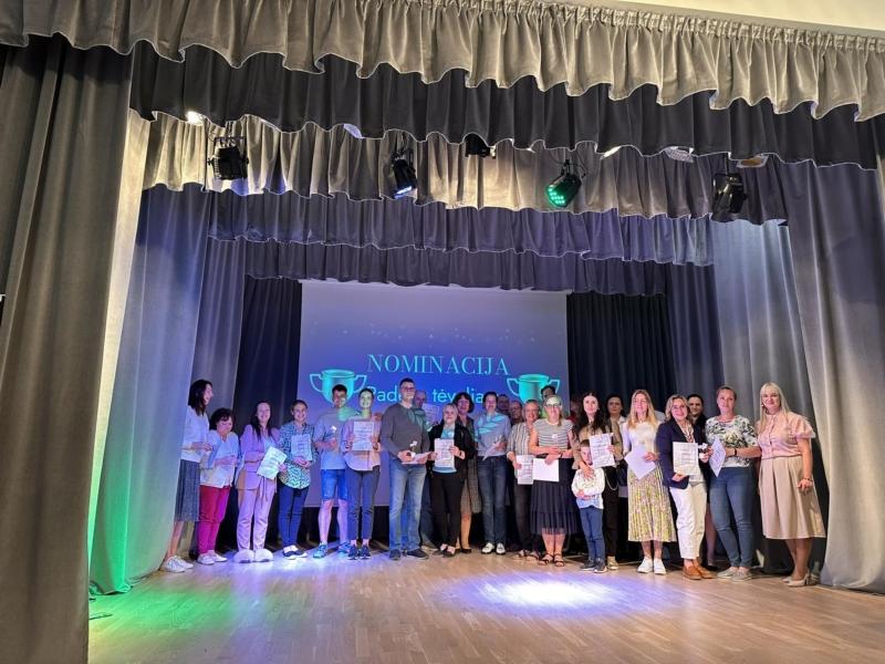 2023-06-01-Isdalinti-mokyklos-„oskarai-1