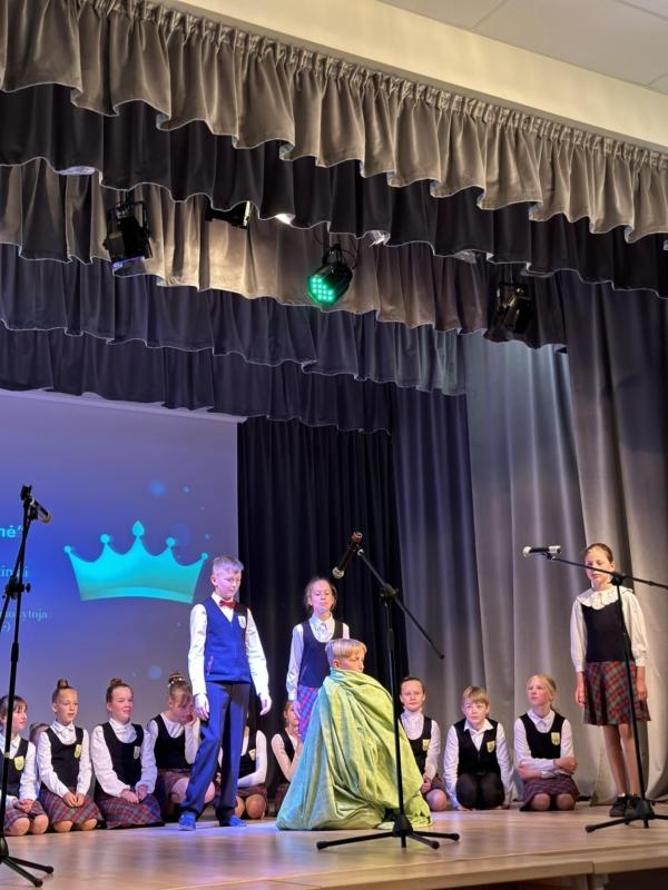 2023-06-01-Isdalinti-mokyklos-„oskarai-12