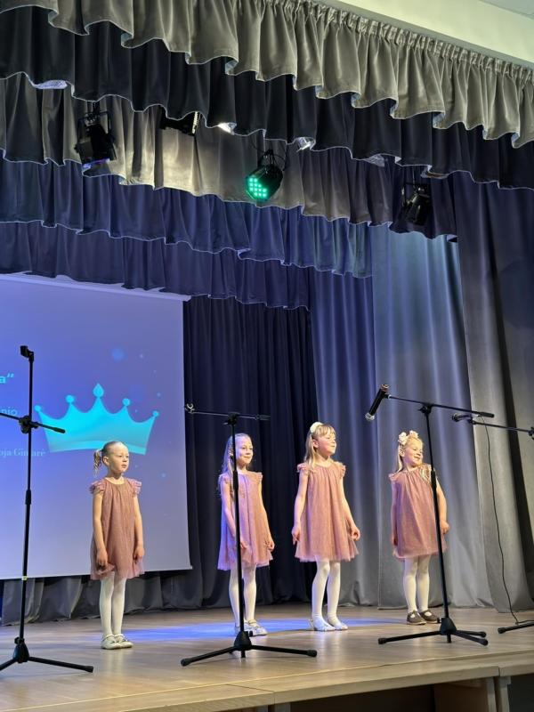 2023-06-01-Isdalinti-mokyklos-„oskarai-24