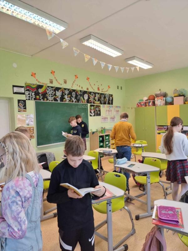 2024-03-29-Skaito-visa-mokykla-2