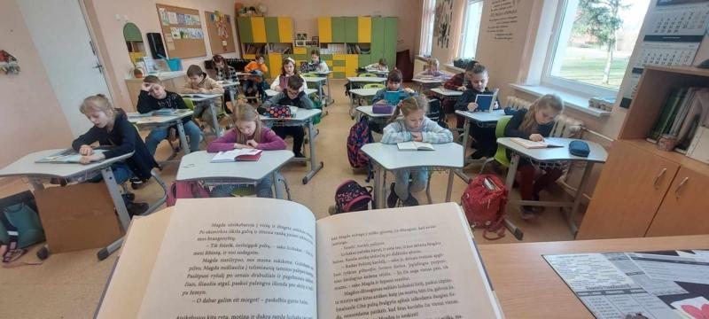 2024-03-29-Skaito-visa-mokykla-5