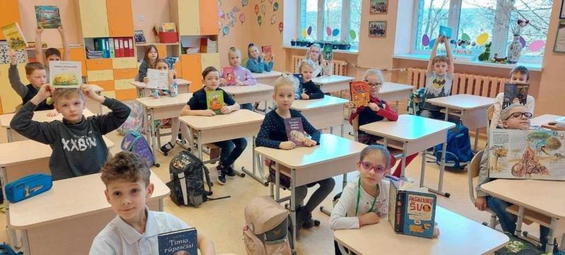 2024-03-29-Skaito-visa-mokykla-6