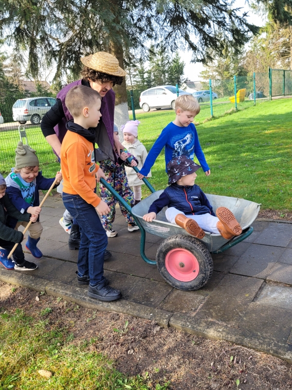 2024-04-09-Vaiku-velykeles-3